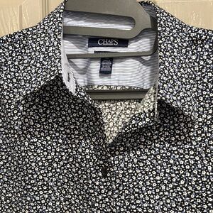 Blue Chaps No Iron Floral Blouse with Light Blue Ticking Accents NWOT Sz L